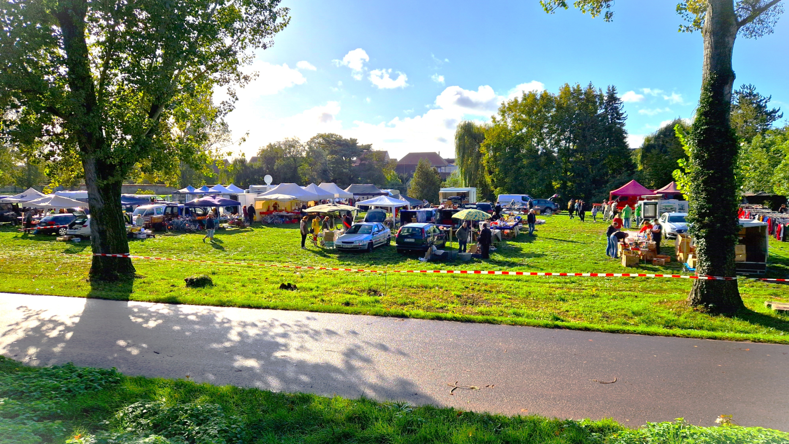 Trödelmarkt Aken Festwiese